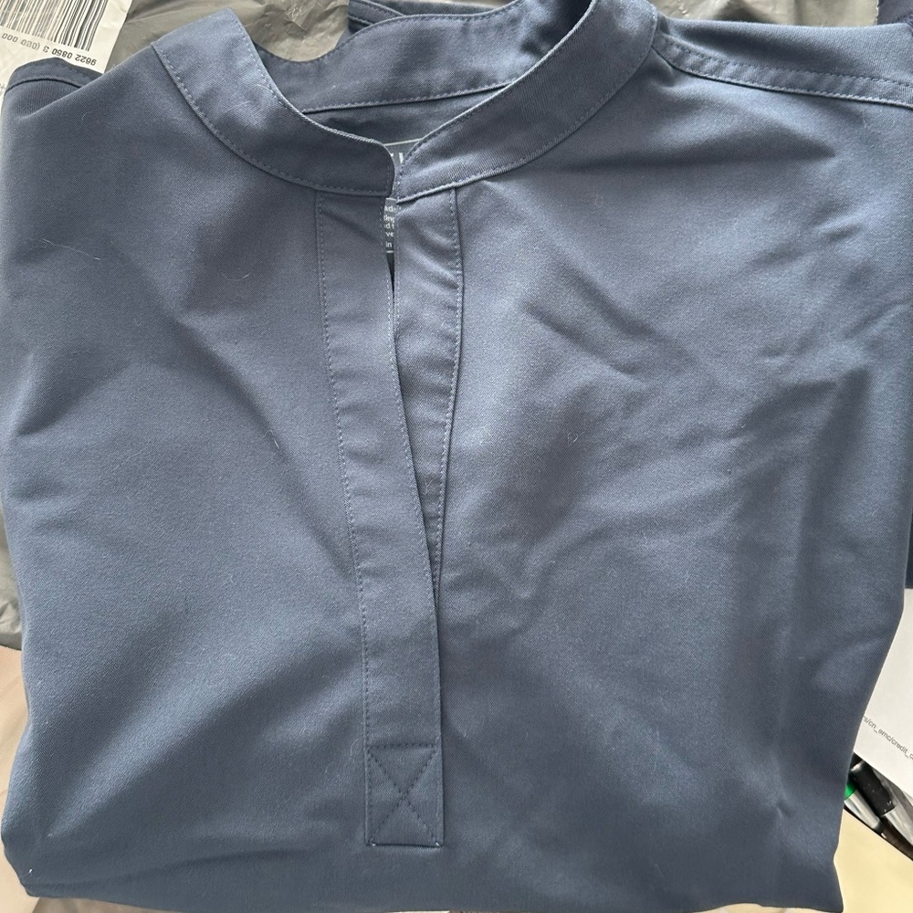Rafaela oversized Figs scrub top in space navy